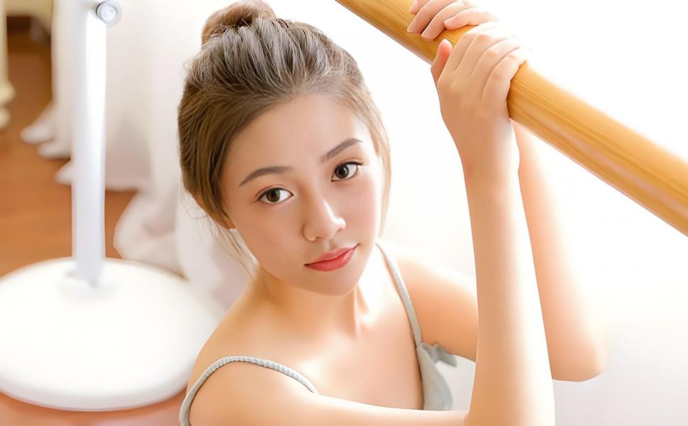 撞脸韩国约炮男神？陈建斌与李小璐脸女友自拍引热议：影视贡献还是低俗炒作