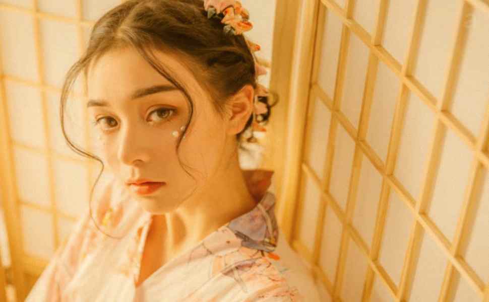 理发店女老板的隐秘情事：编辑深度剖析离异少妇的禁忌诱惑