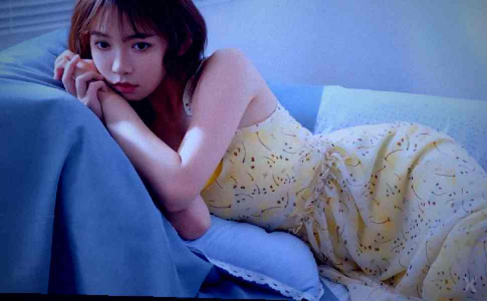 这届00后是真会玩，Coser小姐姐靠身材高调搞钱，大街上就敢脱？现场图1