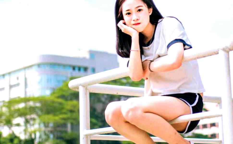 日本小姐姐Yuna黑丝OL装淋浴自嗨！潮吹狂喷太销魂～你敢信这是知性女上司？