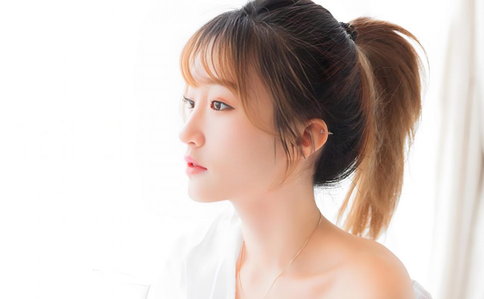 都美竹再陷风波：撩上京圈50岁灰产大佬，三里屯酒店激战视频疯传
